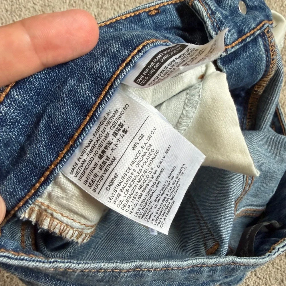 Y2K Levis Demi Curve Mid Rise Cut Off Denim Shorts Blue W29